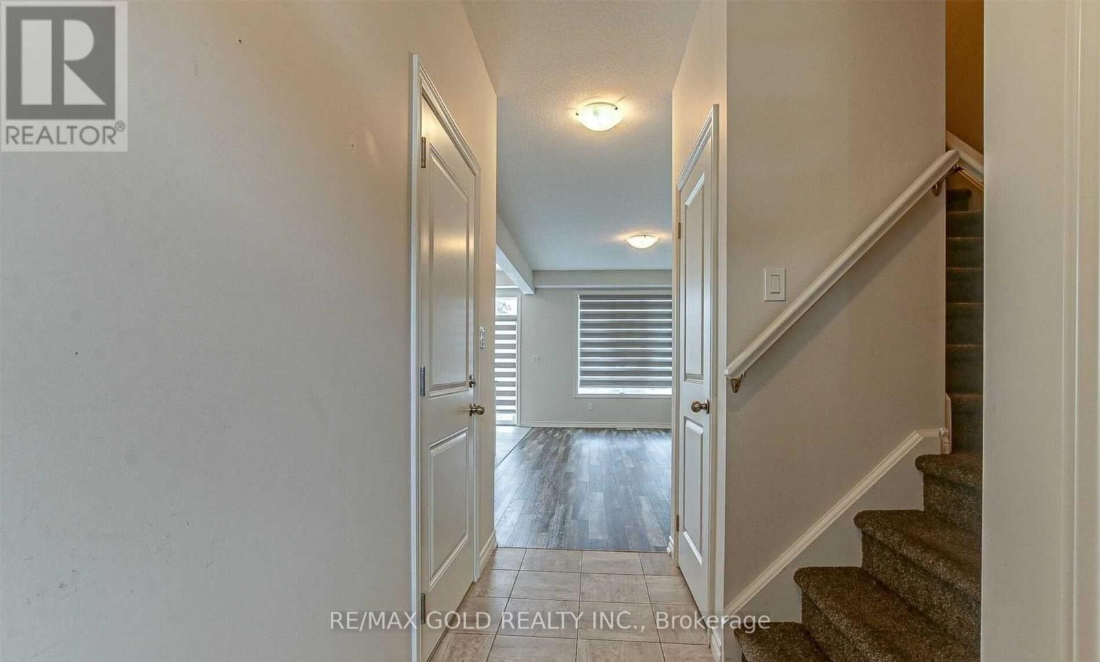 222 Links Crescent, Woodstock, Ontario  N4T 0M1 - Photo 3 - X12961580