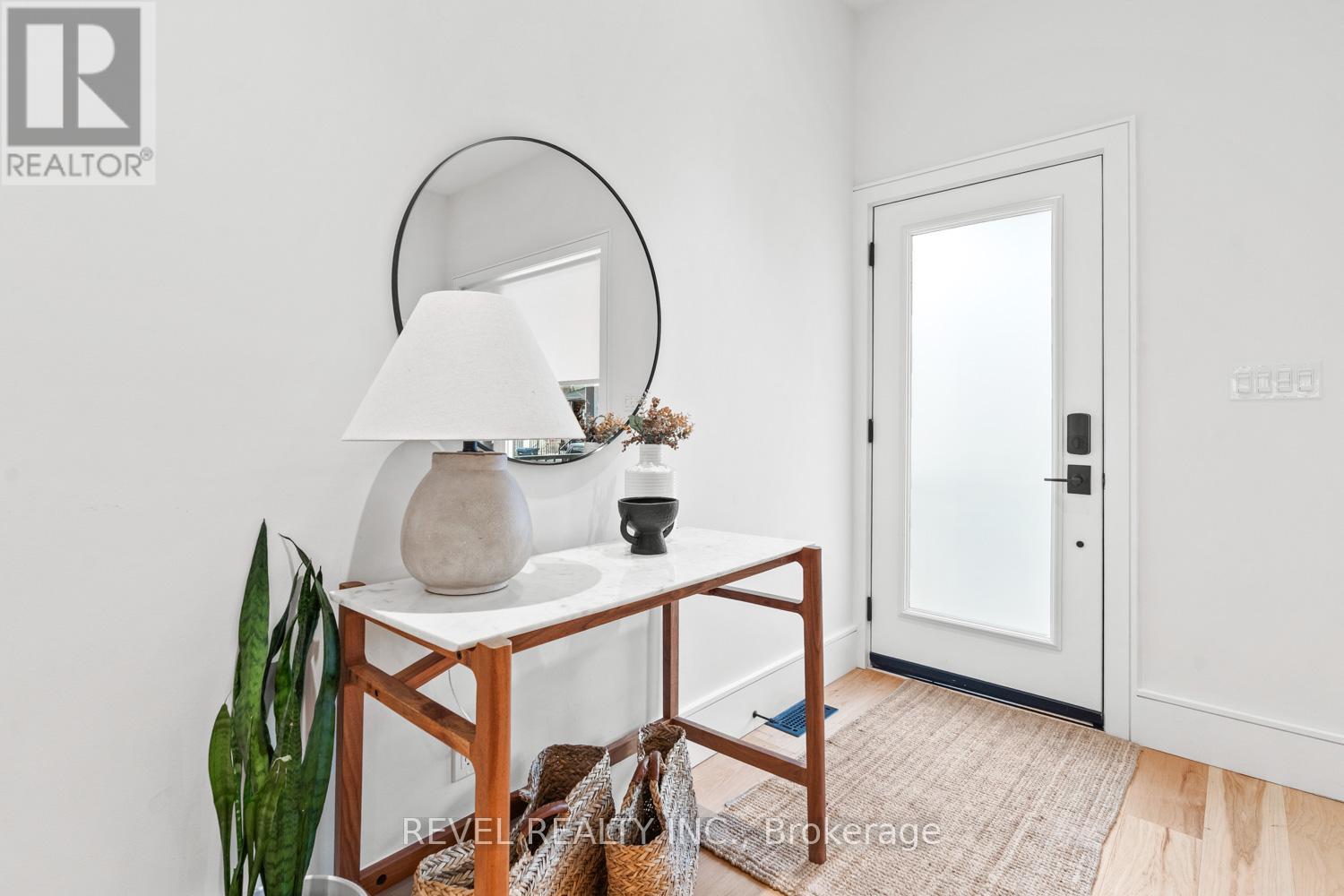 23 Manning Avenue, Toronto, Ontario  M6J 2K3 - Photo 6 - C12961302