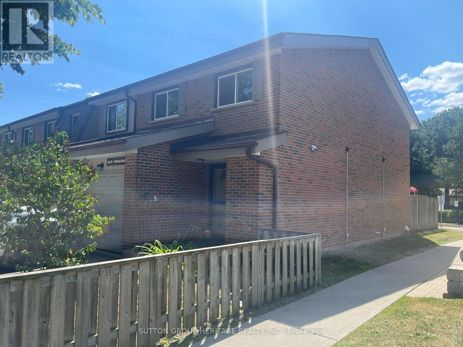 39 - 9 MICHAEL BOULEVARD, Whitby, Ontario