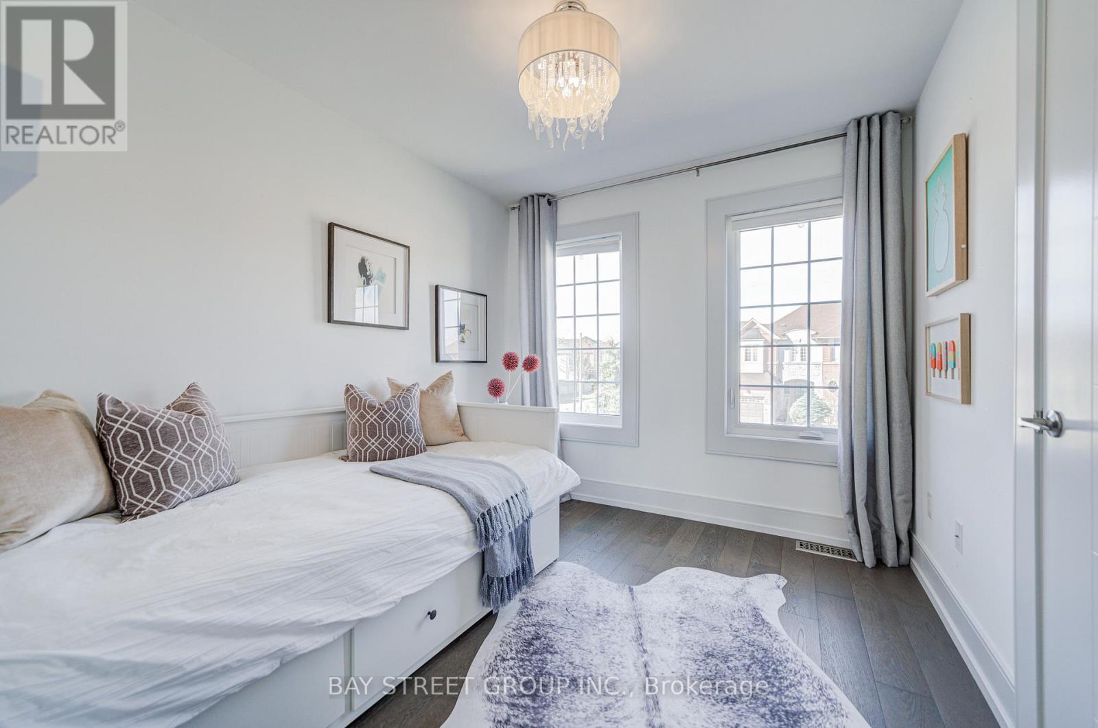 79 Loire Valley Avenue S, Vaughan, Ontario  L4J 8V8 - Photo 39 - N12920318