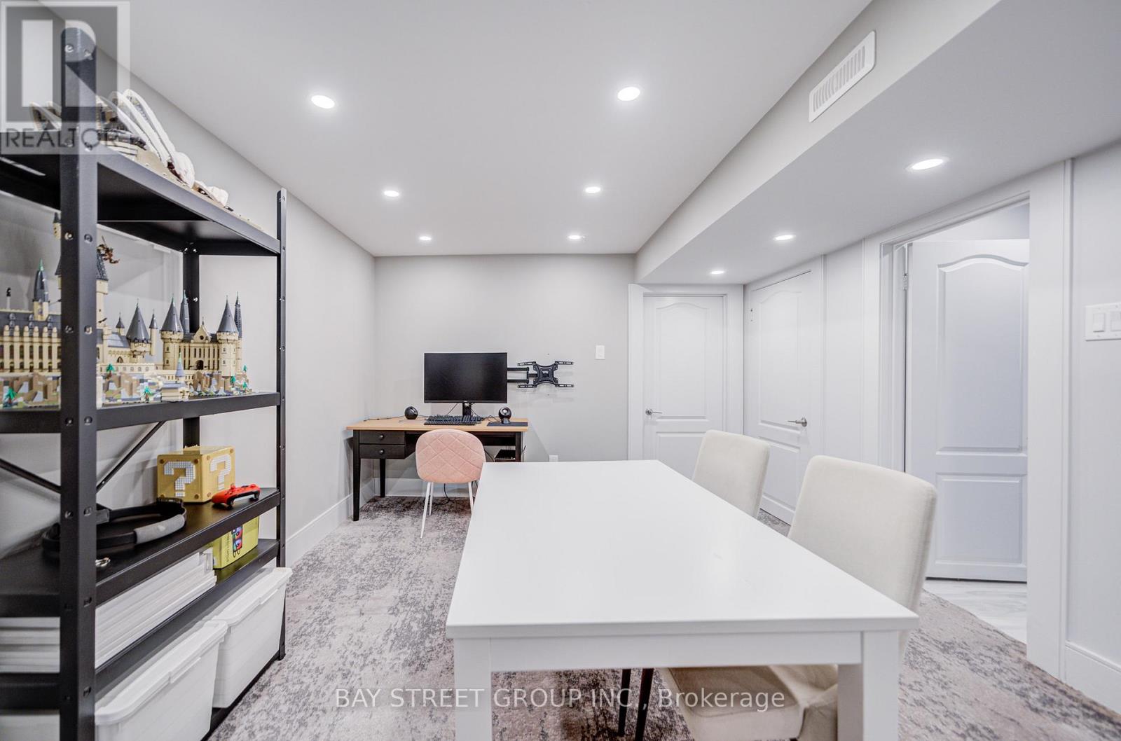 79 Loire Valley Avenue S, Vaughan, Ontario  L4J 8V8 - Photo 47 - N12920318