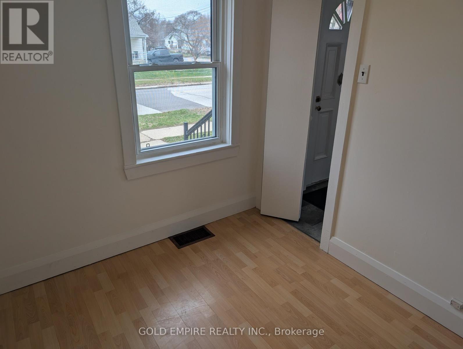 317 Maxwell Street, Sarnia, Ontario  N7T 5C6 - Photo 6 - X12961706