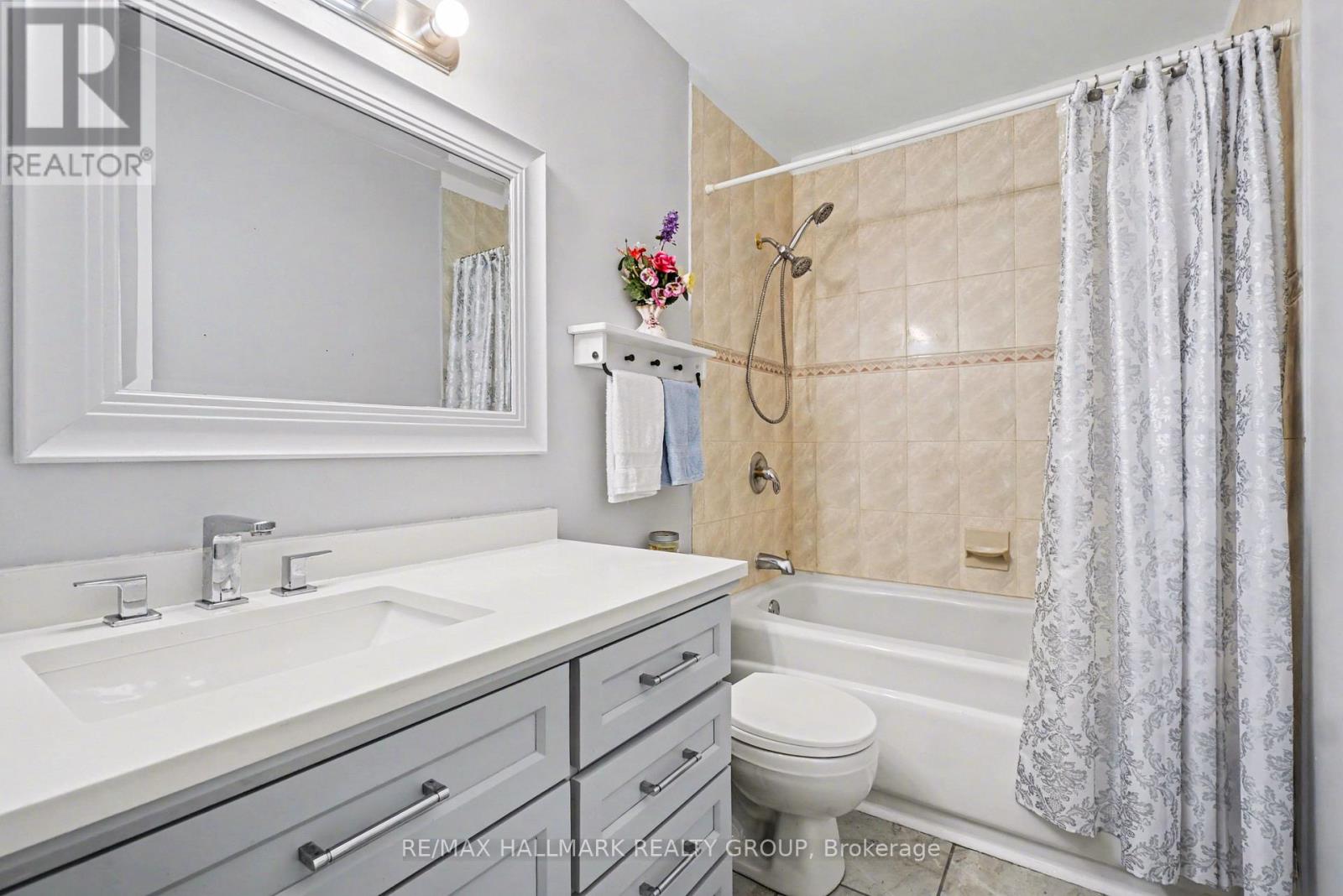 12d Arnold Drive, Ottawa, Ontario  K2H 6V9 - Photo 14 - X12961620