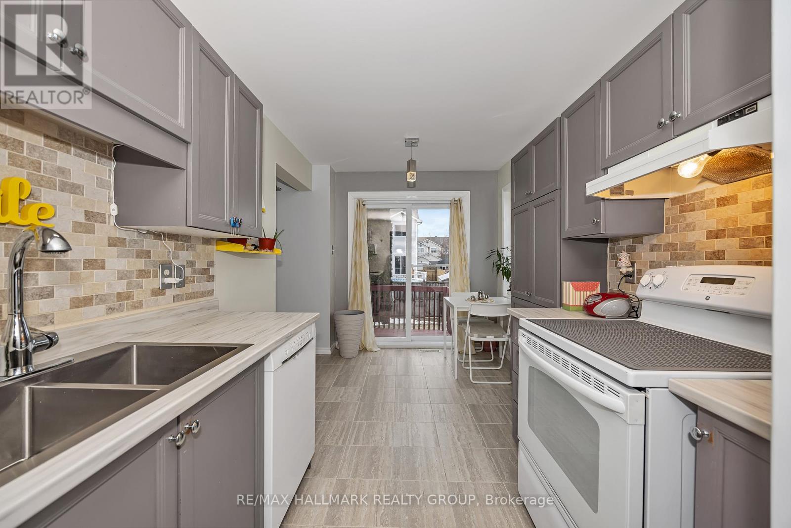 1614 Varennes Boulevard, Ottawa, Ontario  K4A 3Z8 - Photo 13 - X12961686