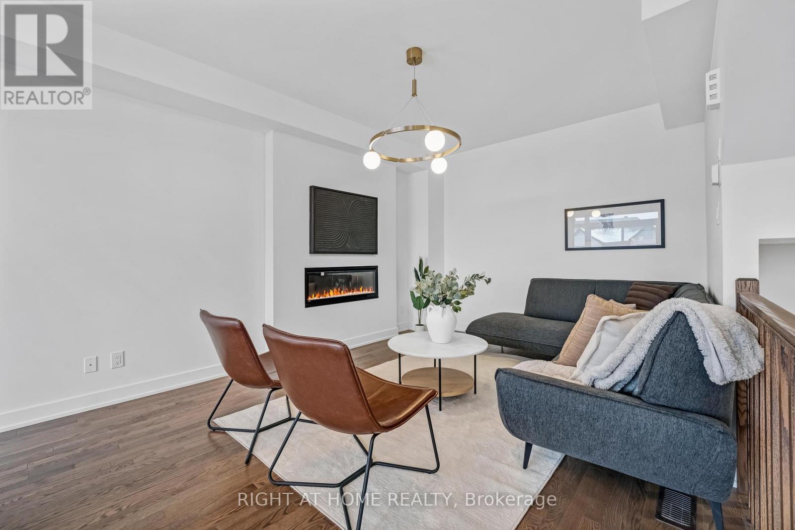 556 Tahoe Heights, Ottawa, Ontario  K1T 0X5 - Photo 11 - X12961766