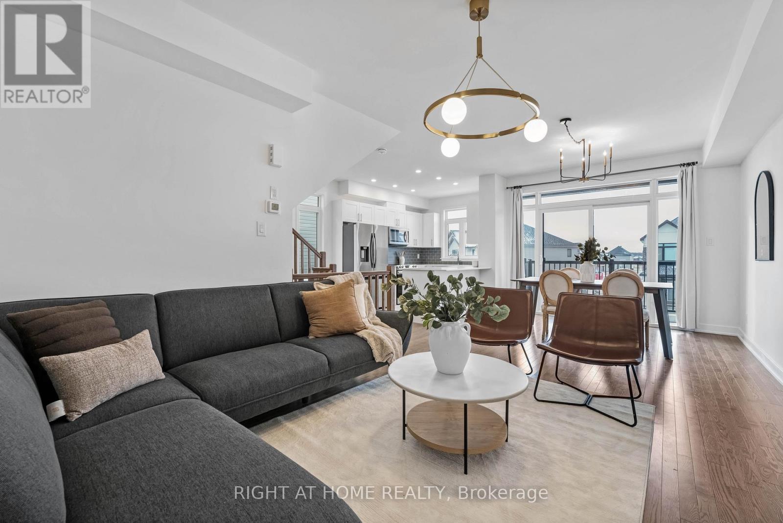 556 Tahoe Heights, Ottawa, Ontario  K1T 0X5 - Photo 14 - X12961766