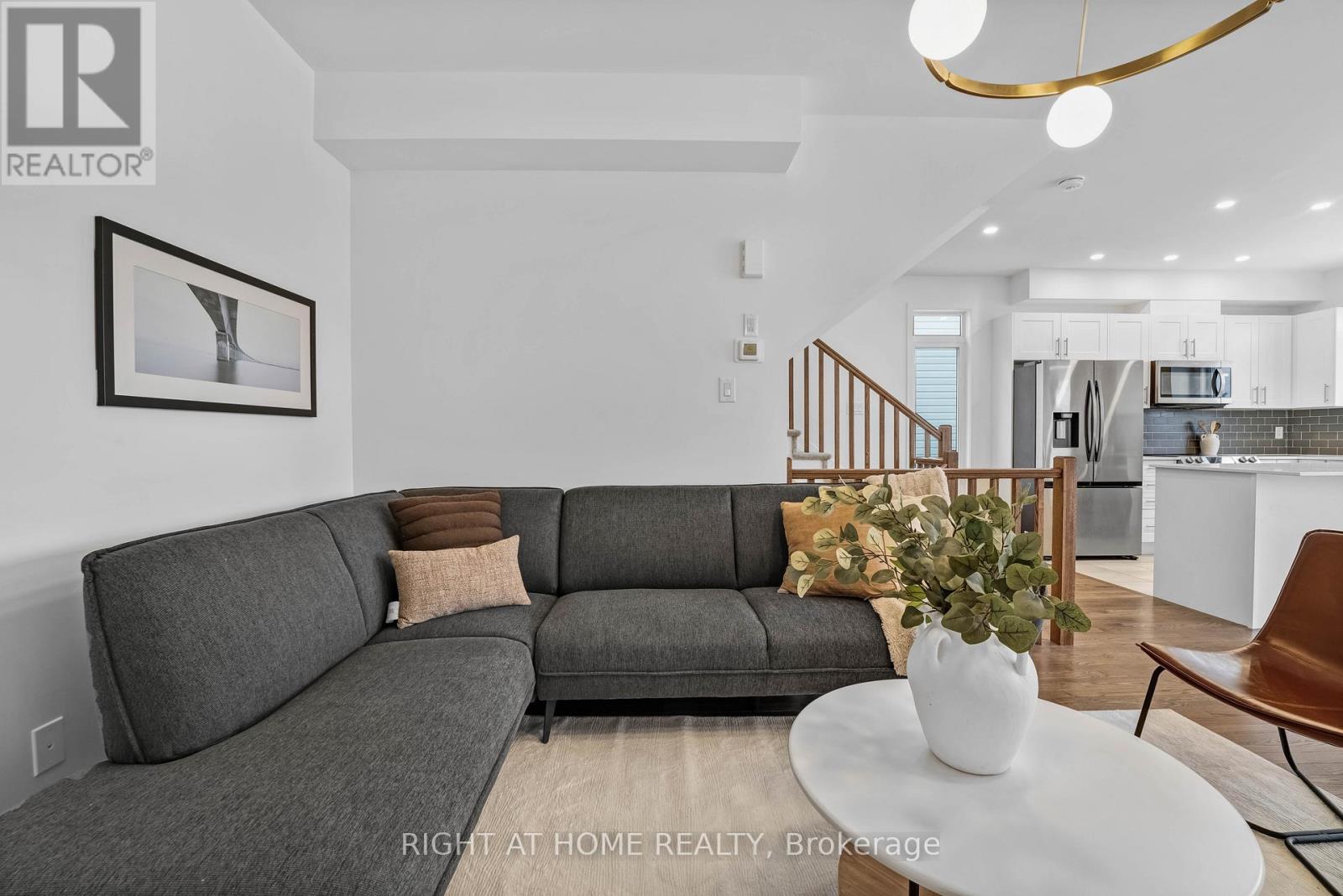 556 Tahoe Heights, Ottawa, Ontario  K1T 0X5 - Photo 15 - X12961766