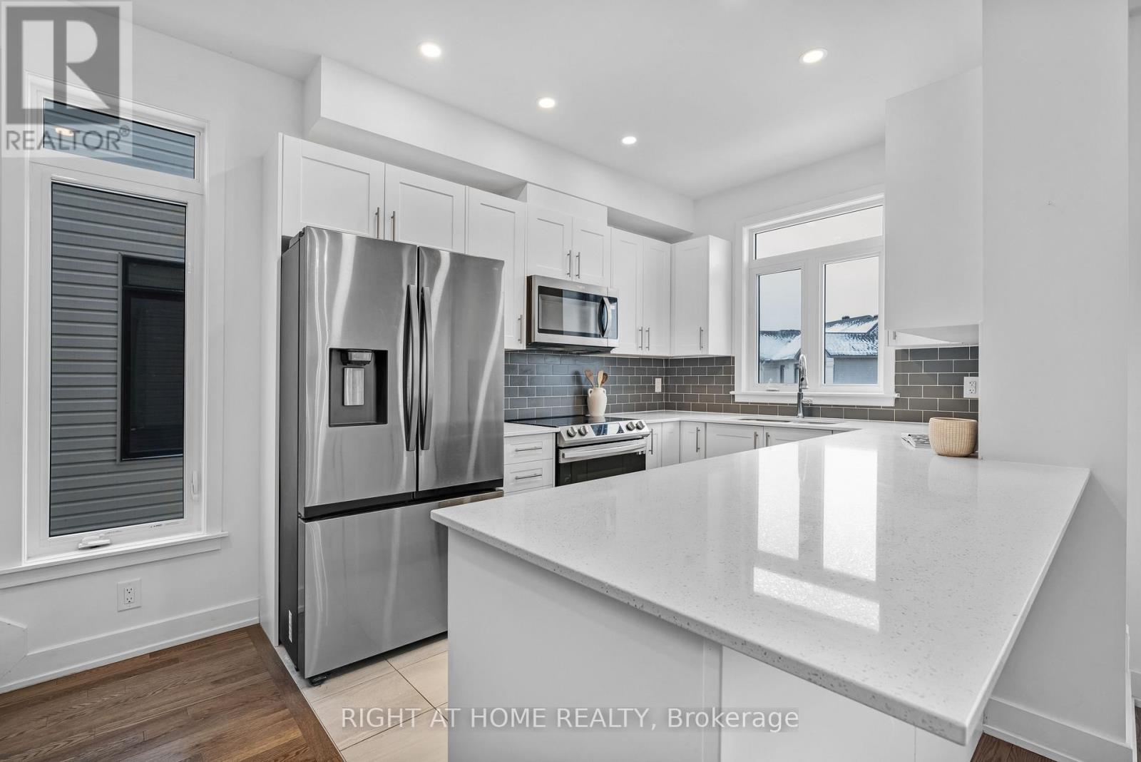 556 Tahoe Heights, Ottawa, Ontario  K1T 0X5 - Photo 20 - X12961766