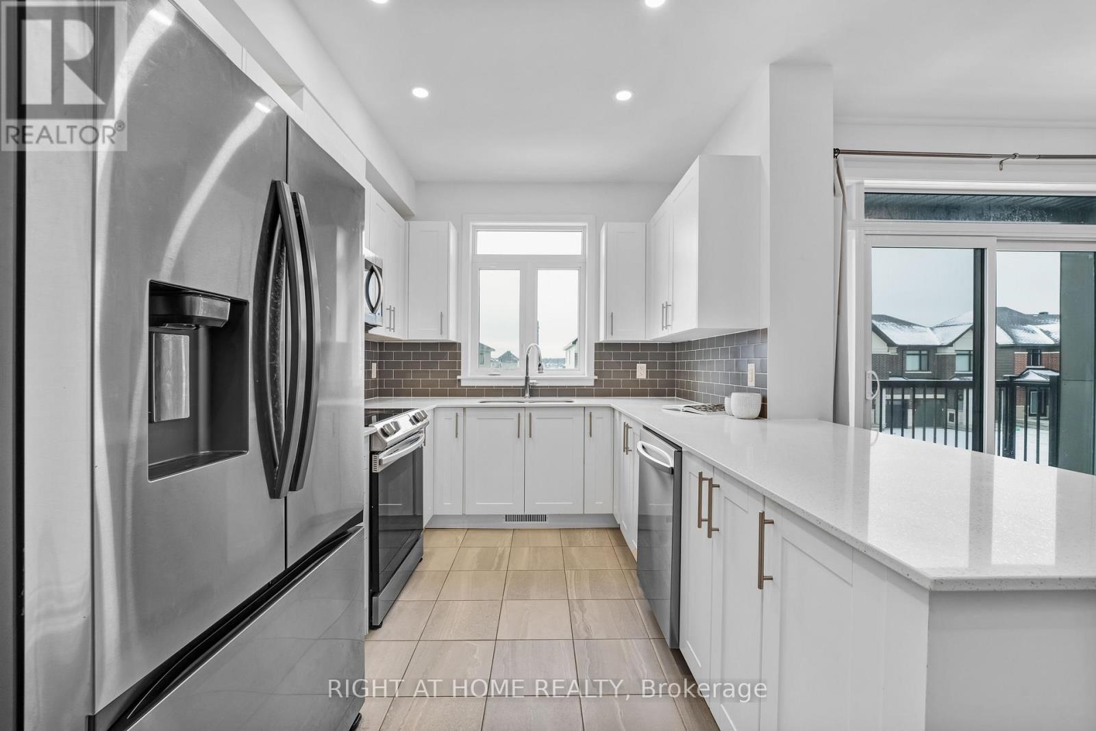 556 Tahoe Heights, Ottawa, Ontario  K1T 0X5 - Photo 21 - X12961766