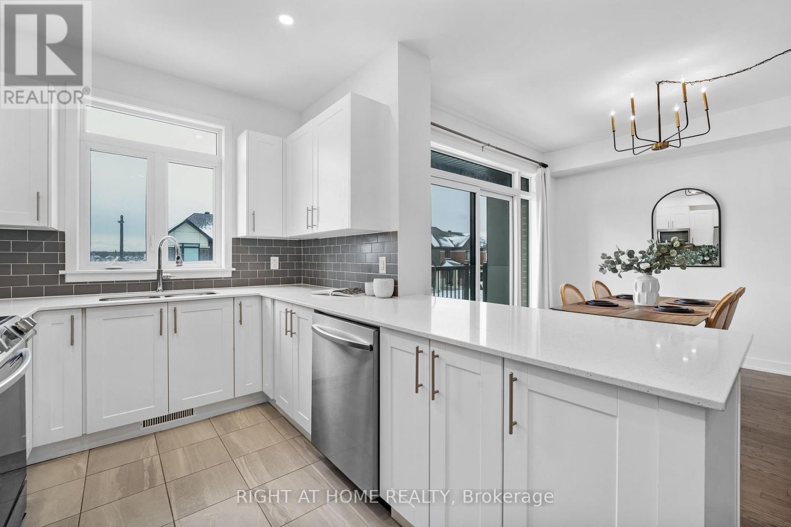 556 Tahoe Heights, Ottawa, Ontario  K1T 0X5 - Photo 22 - X12961766