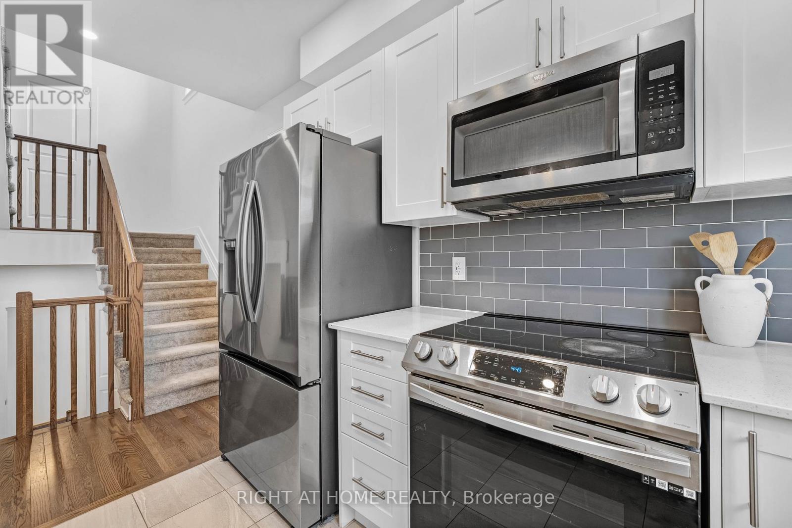 556 Tahoe Heights, Ottawa, Ontario  K1T 0X5 - Photo 24 - X12961766