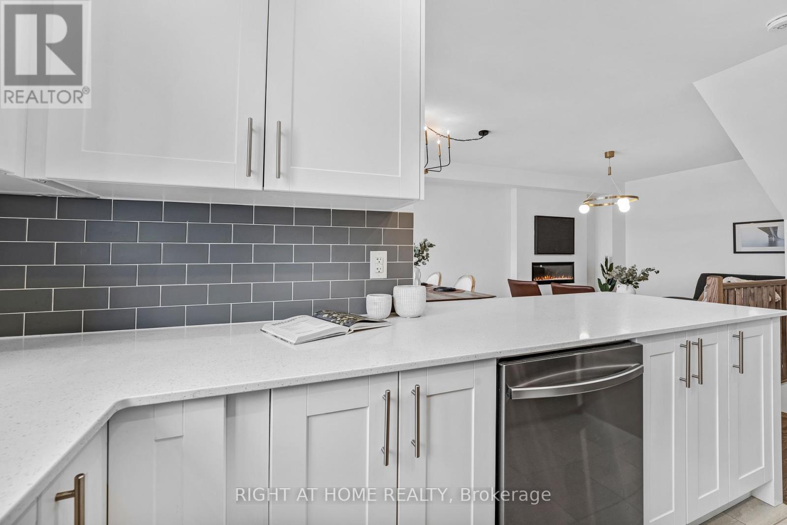 556 Tahoe Heights, Ottawa, Ontario  K1T 0X5 - Photo 25 - X12961766