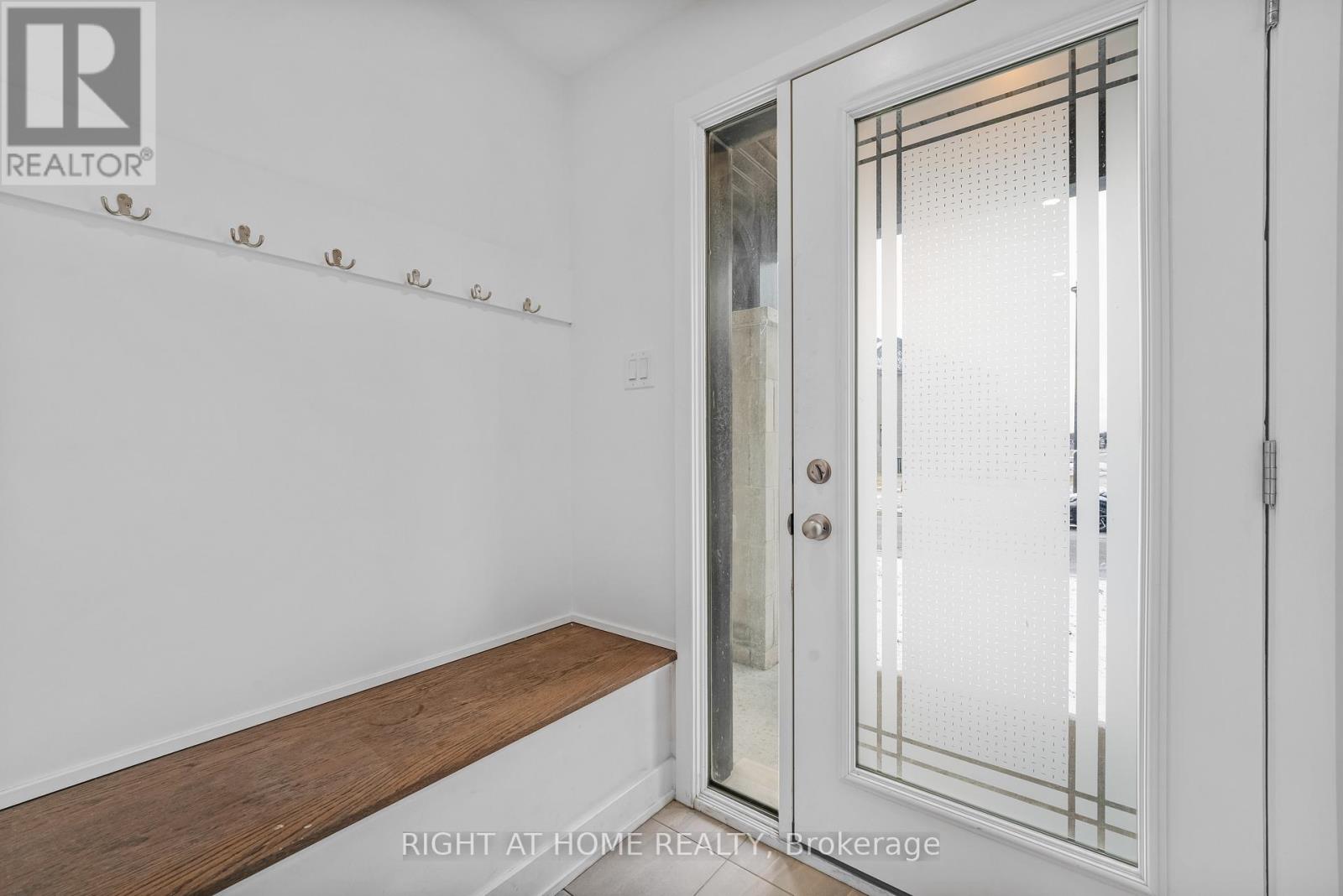 556 Tahoe Heights, Ottawa, Ontario  K1T 0X5 - Photo 4 - X12961766