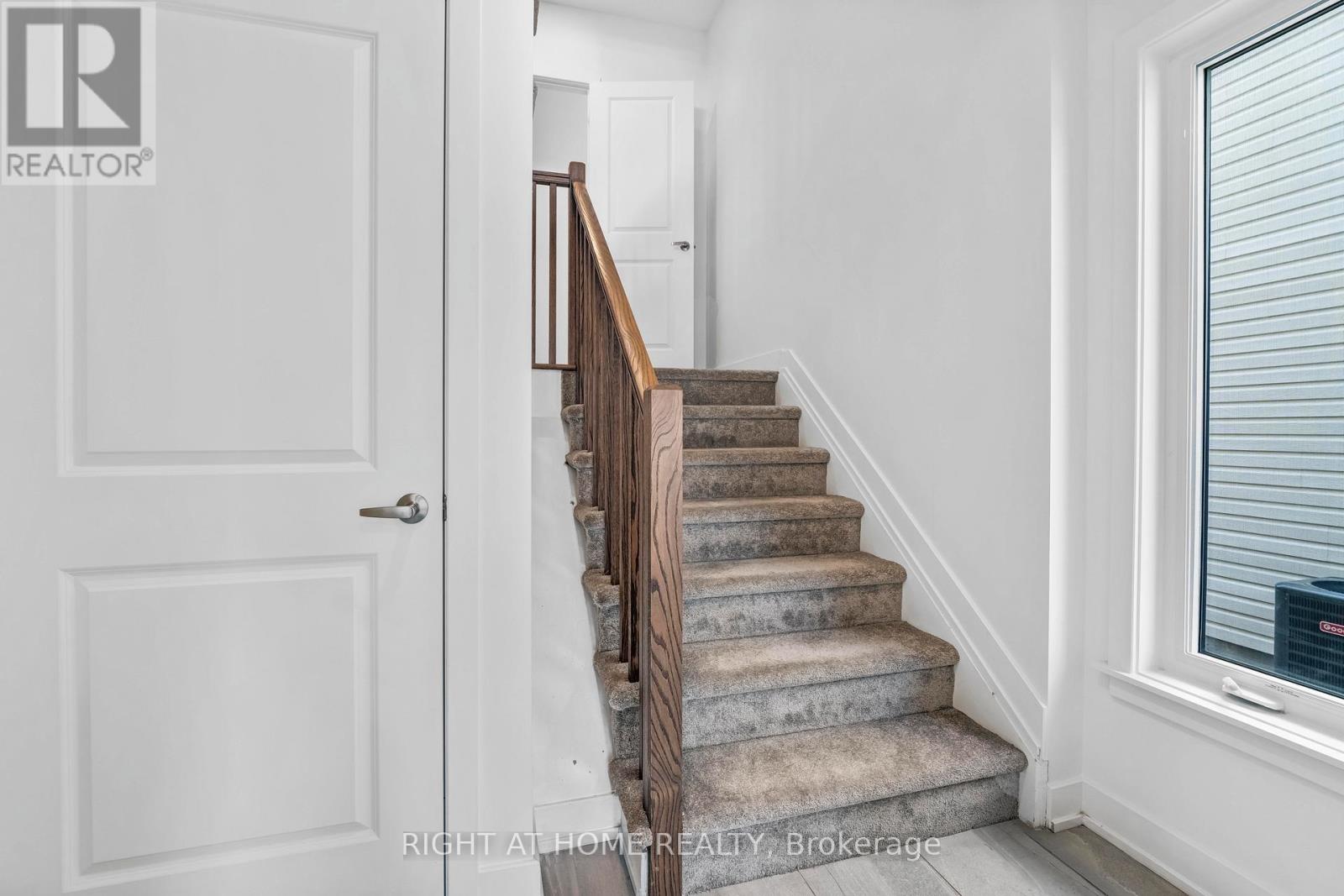 556 Tahoe Heights, Ottawa, Ontario  K1T 0X5 - Photo 6 - X12961766
