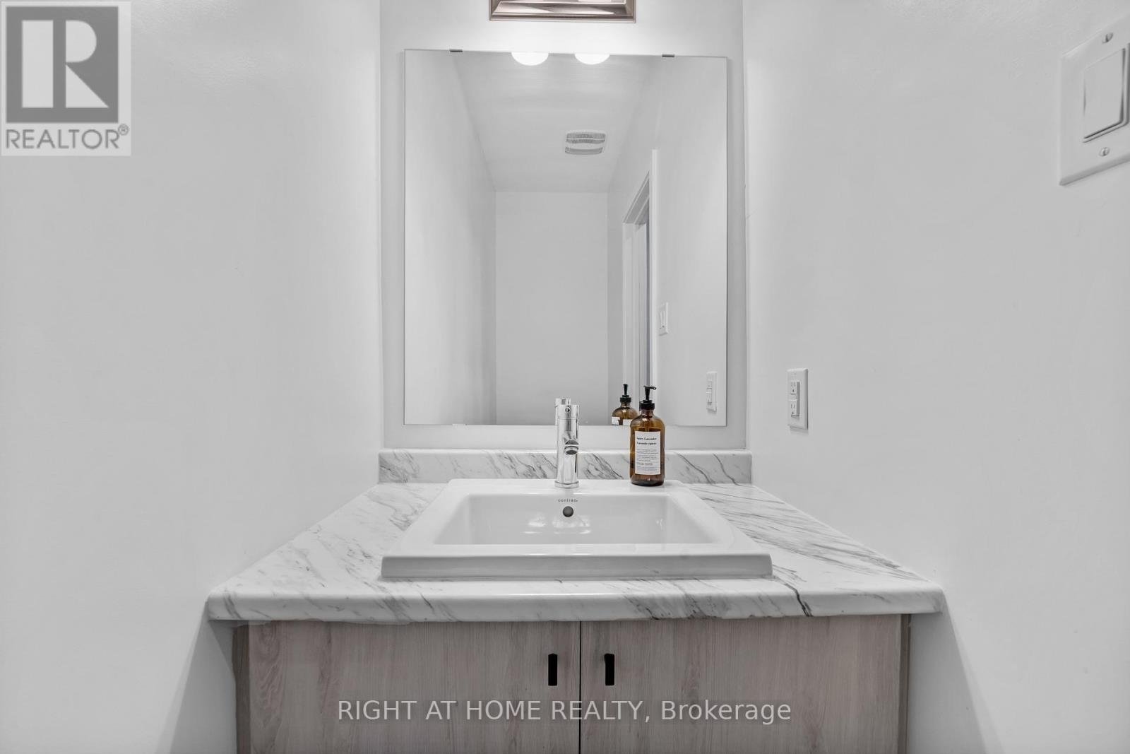 556 Tahoe Heights, Ottawa, Ontario  K1T 0X5 - Photo 8 - X12961766