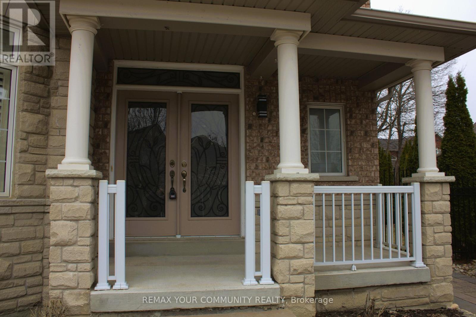 108 Cabin Trail Crescent, Whitchurch-Stouffville, Ontario L4A 0S7 - Photo 2 - N12934842