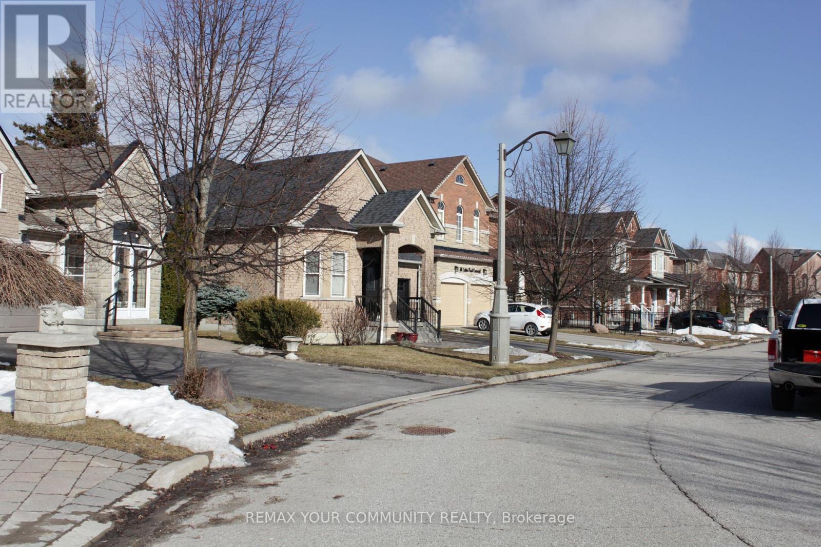 108 Cabin Trail Crescent, Whitchurch-Stouffville, Ontario L4A 0S7 - Photo 4 - N12934842