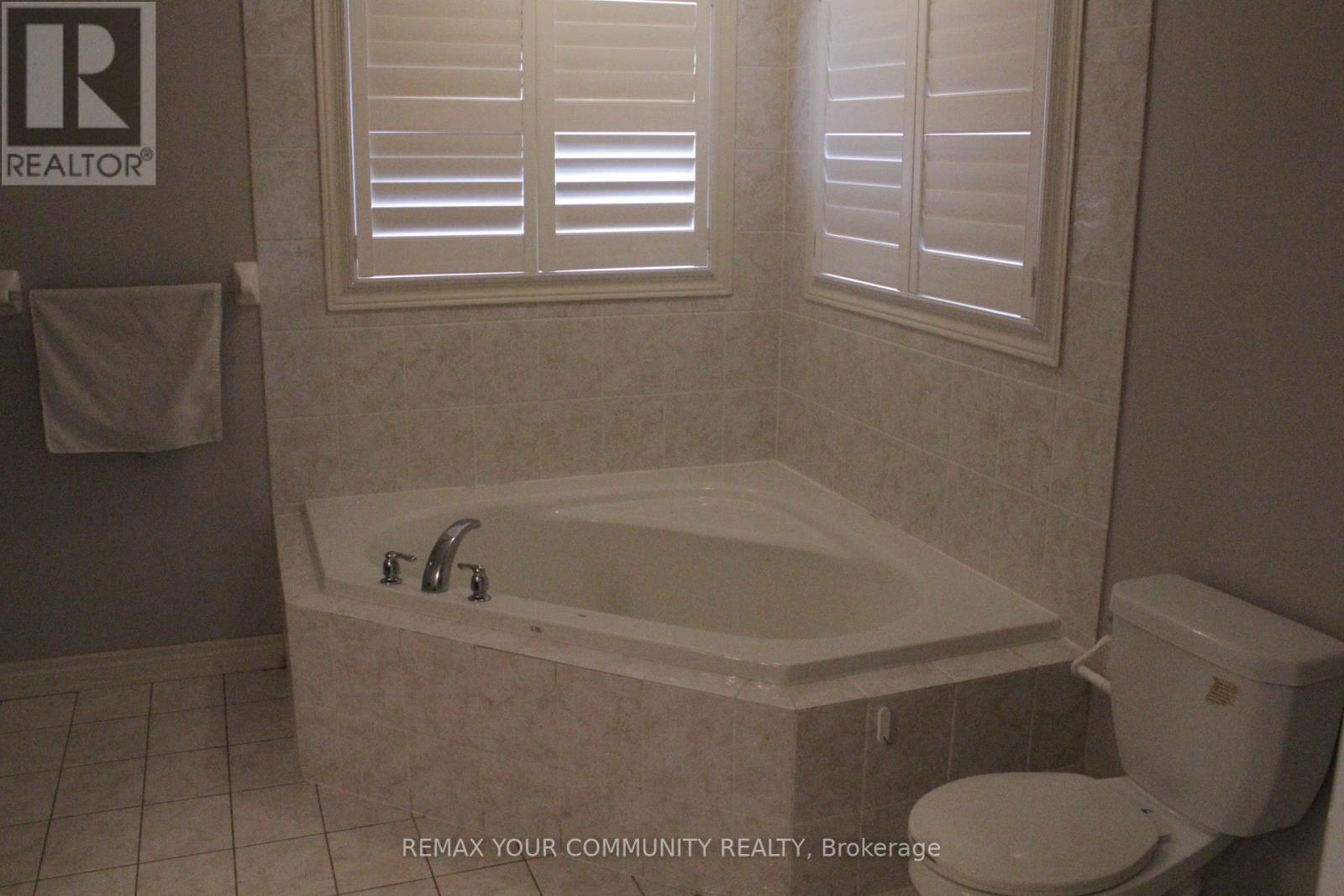 108 Cabin Trail Crescent, Whitchurch-Stouffville, Ontario L4A 0S7 - Photo 28 - N12934842