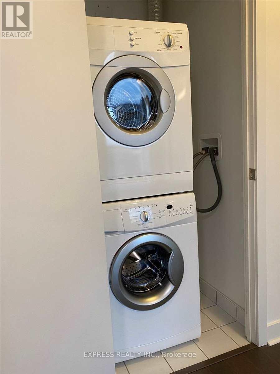 1601 - 58 Orchard View Boulevard, Toronto, Ontario  M4R 0A2 - Photo 9 - C12961616