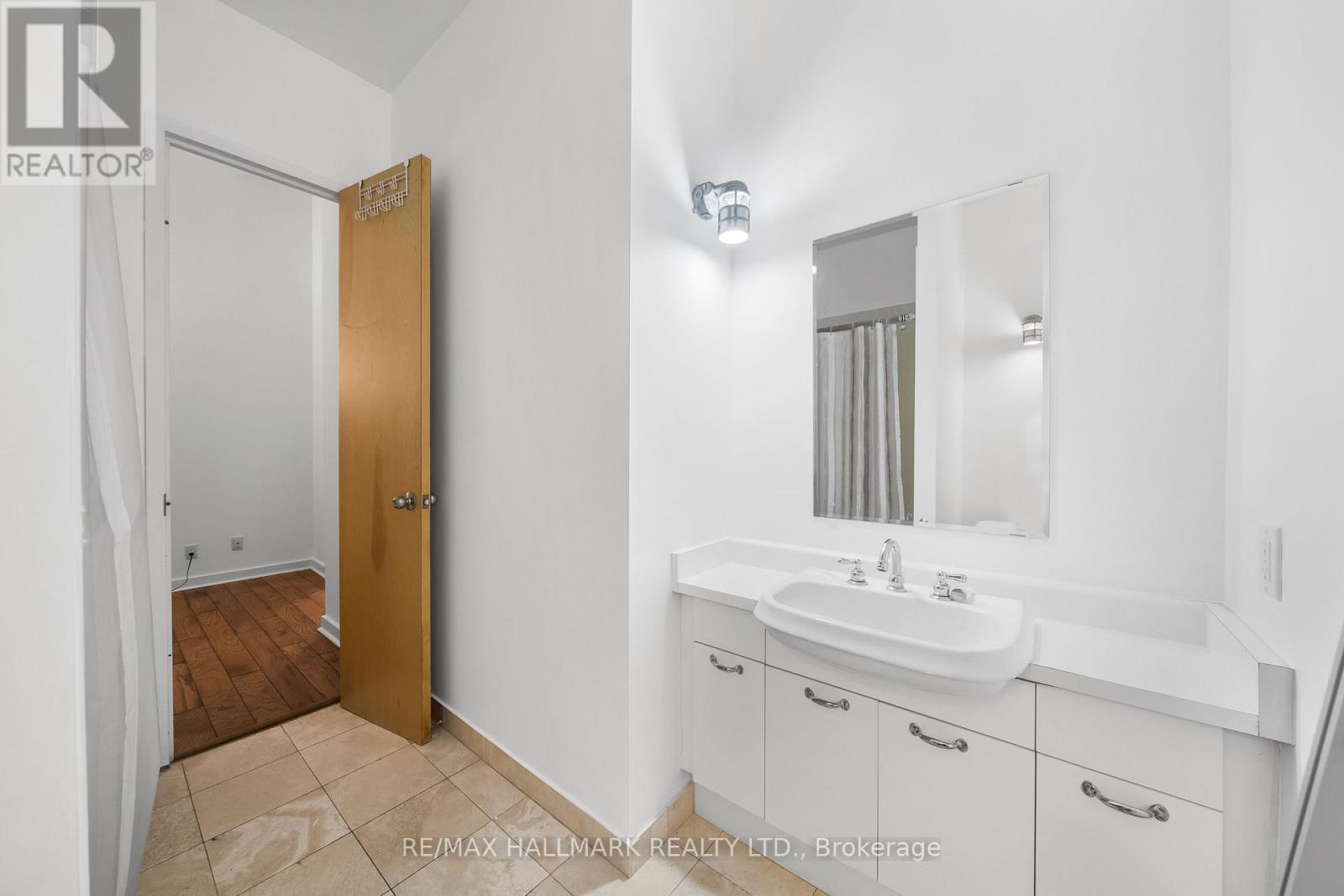 401 - 135 Dalhousie Street, Toronto, Ontario  M5B 2S1 - Photo 17 - C12961632