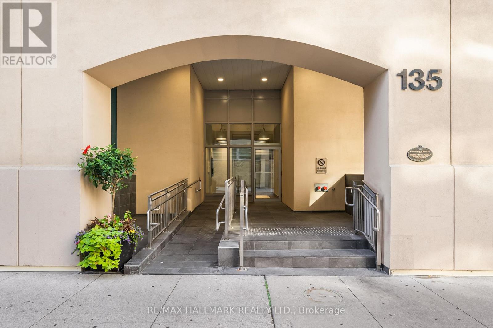 401 - 135 Dalhousie Street, Toronto, Ontario  M5B 2S1 - Photo 19 - C12961632