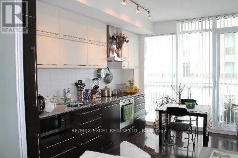 1809 - 770 Bay Street, Toronto, Ontario  M5G 1N6 - Photo 2 - C12961692