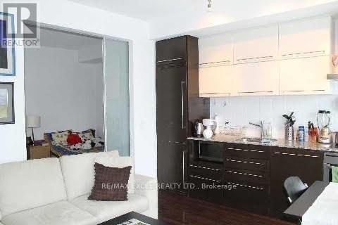 1809 - 770 Bay Street, Toronto, Ontario  M5G 1N6 - Photo 3 - C12961692