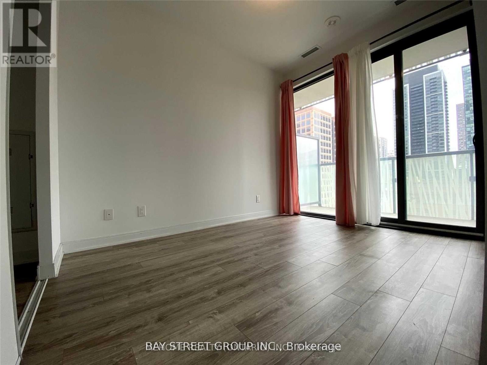 1001 - 50 Charles Street E, Toronto, Ontario  M4Y 0C3 - Photo 4 - C12961798