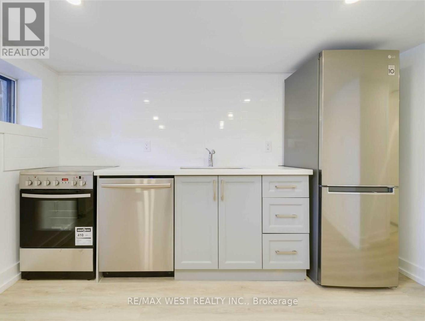 Lower - 129 Curzon Street, Toronto, Ontario  M4M 3C7 - Photo 3 - E12961696