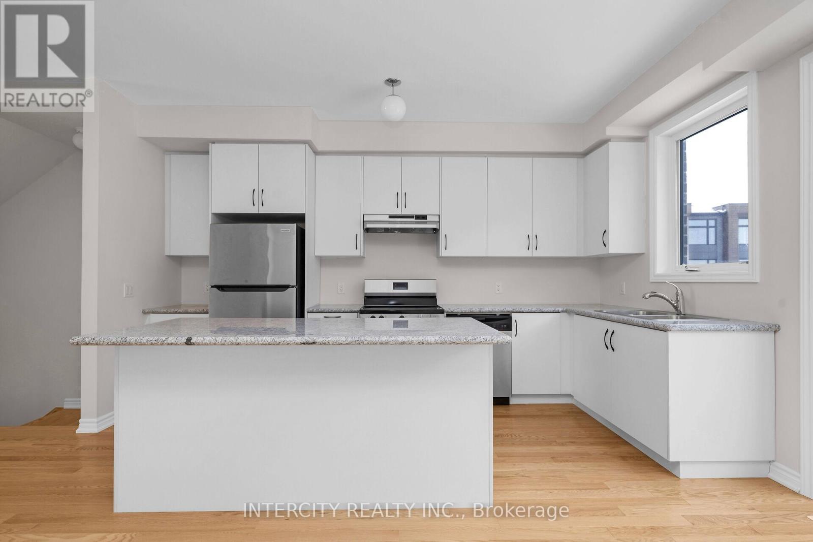 30 Radisson Street, Vaughan, Ontario  L4H 5J3 - Photo 11 - N12961604