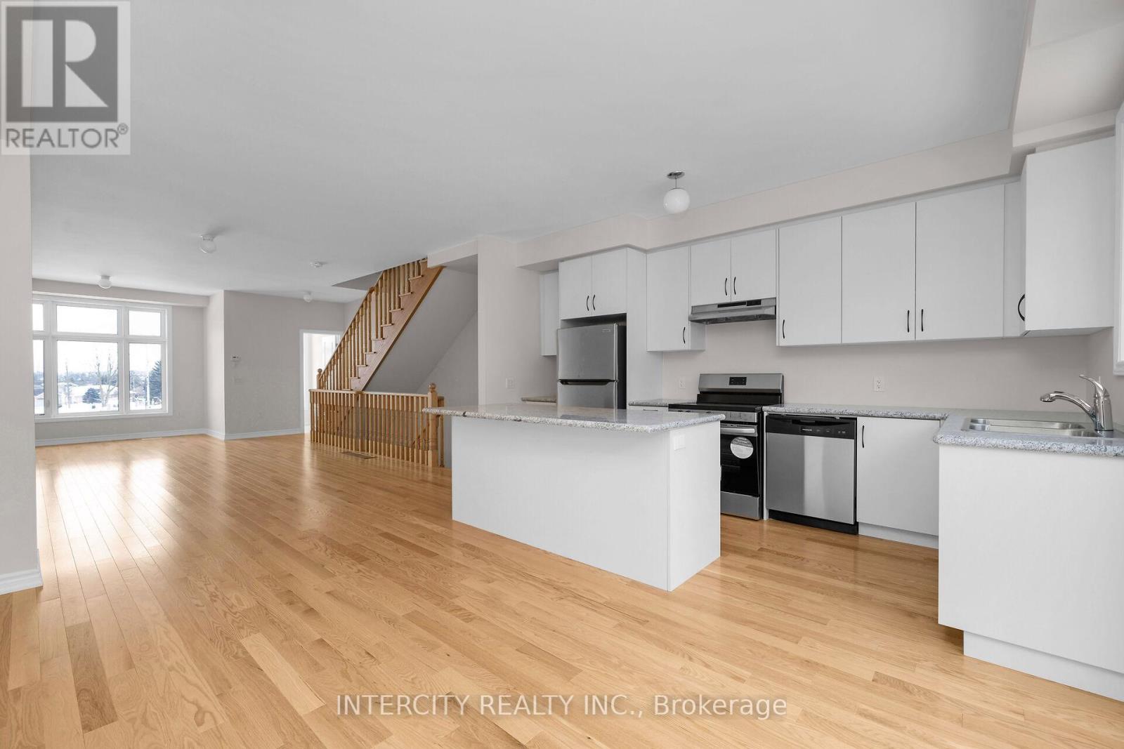 30 Radisson Street, Vaughan, Ontario  L4H 5J3 - Photo 12 - N12961604