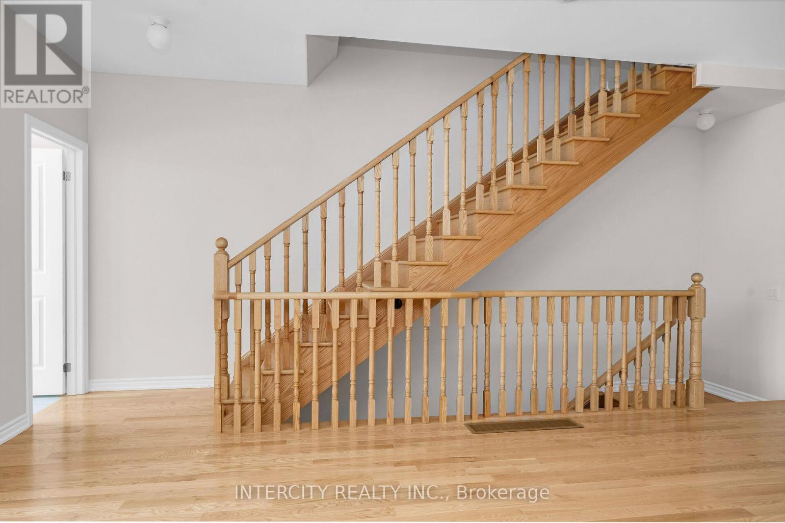 30 Radisson Street, Vaughan, Ontario  L4H 5J3 - Photo 19 - N12961604