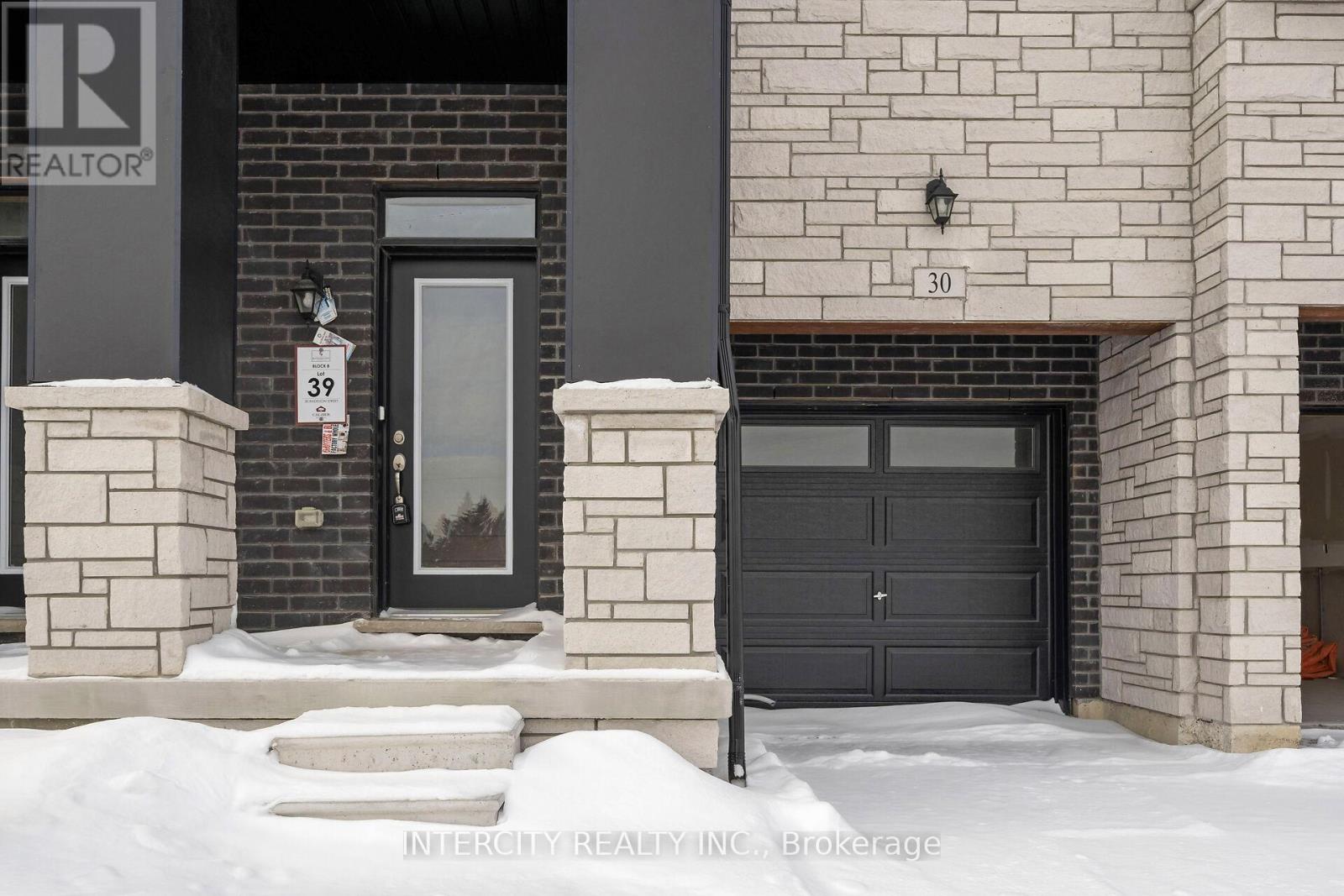 30 Radisson Street, Vaughan, Ontario  L4H 5J3 - Photo 2 - N12961604