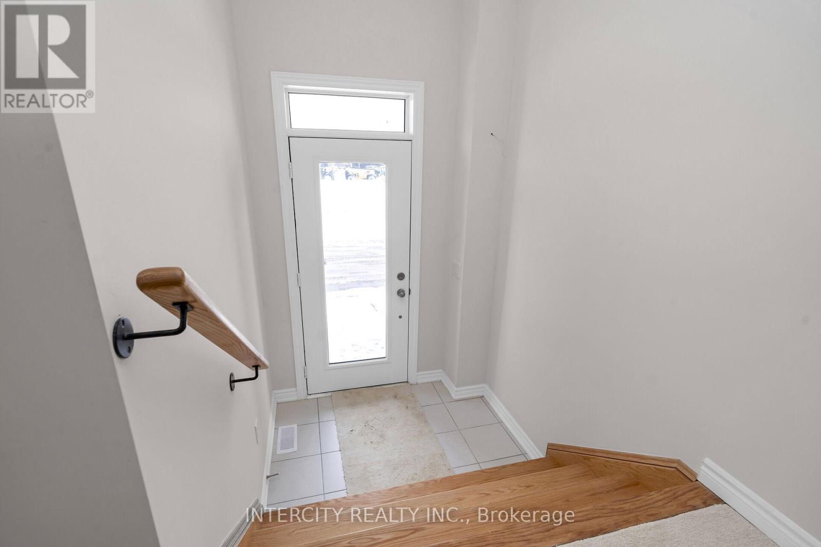 30 Radisson Street, Vaughan, Ontario  L4H 5J3 - Photo 3 - N12961604