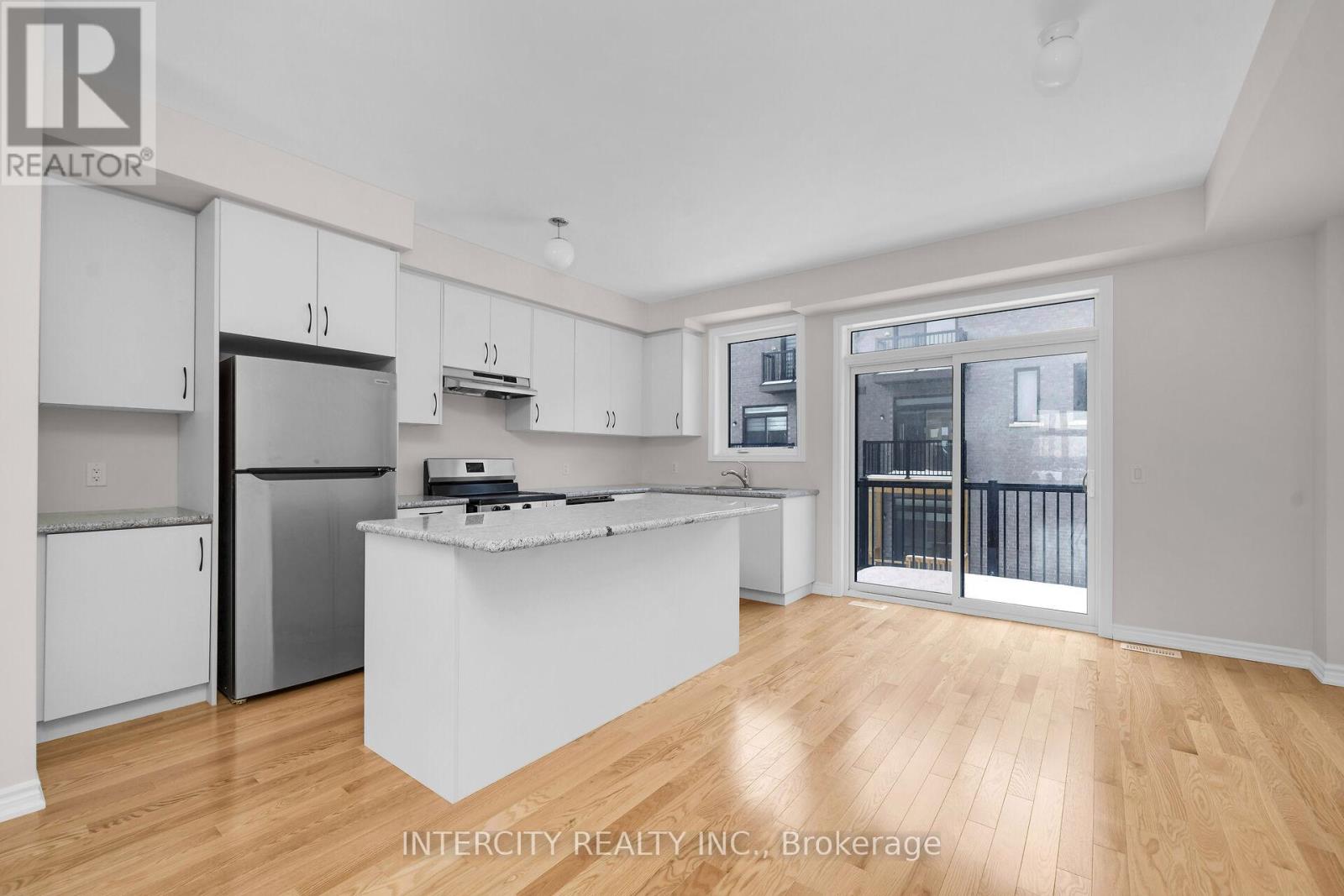 30 Radisson Street, Vaughan, Ontario  L4H 5J3 - Photo 9 - N12961604