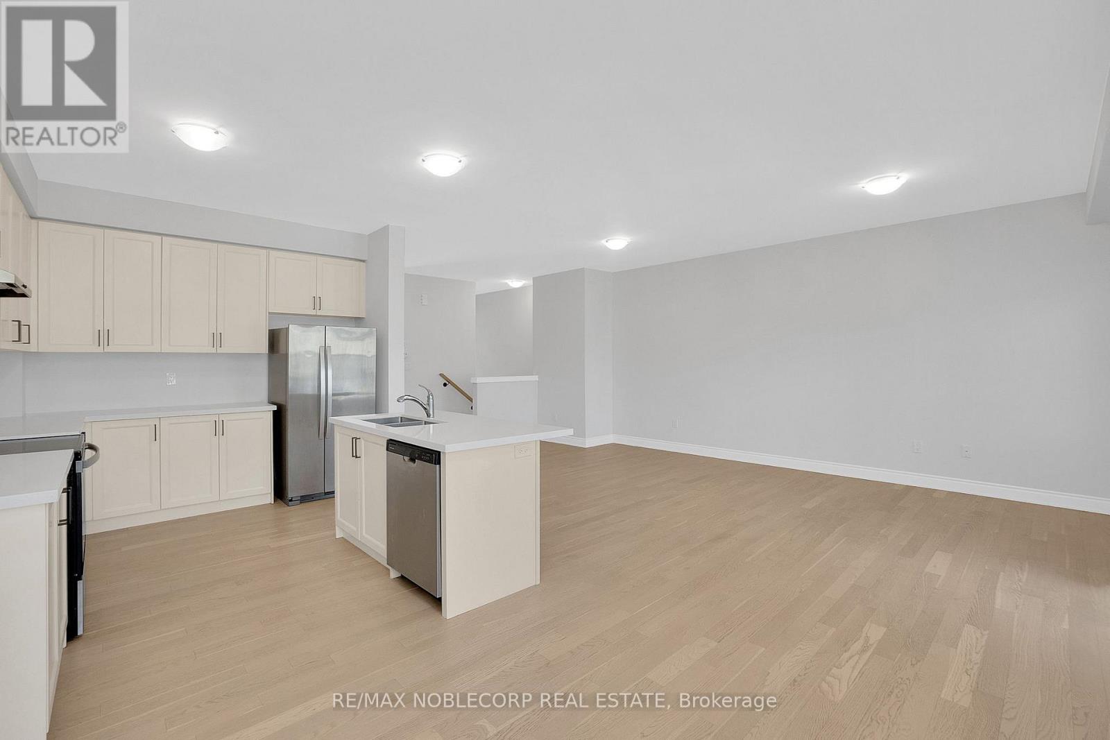 34 Alan Williams Trail, Uxbridge, Ontario  L9P 0R6 - Photo 8 - N12961618