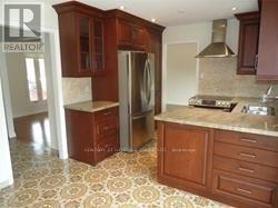 12 Rosegarden Crescent, Richmond Hill, Ontario  L4E 2P2 - Photo 8 - N12961634