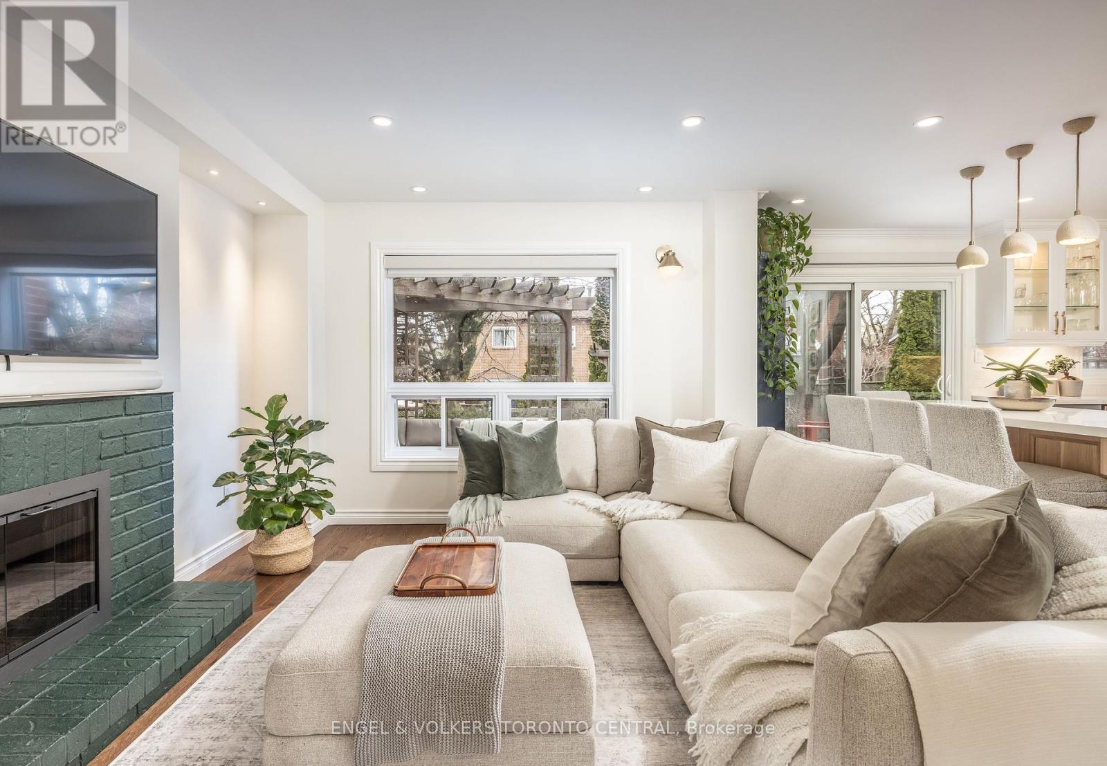 433 Lavas Road, Newmarket, Ontario  L3Y 8H4 - Photo 10 - N12961650