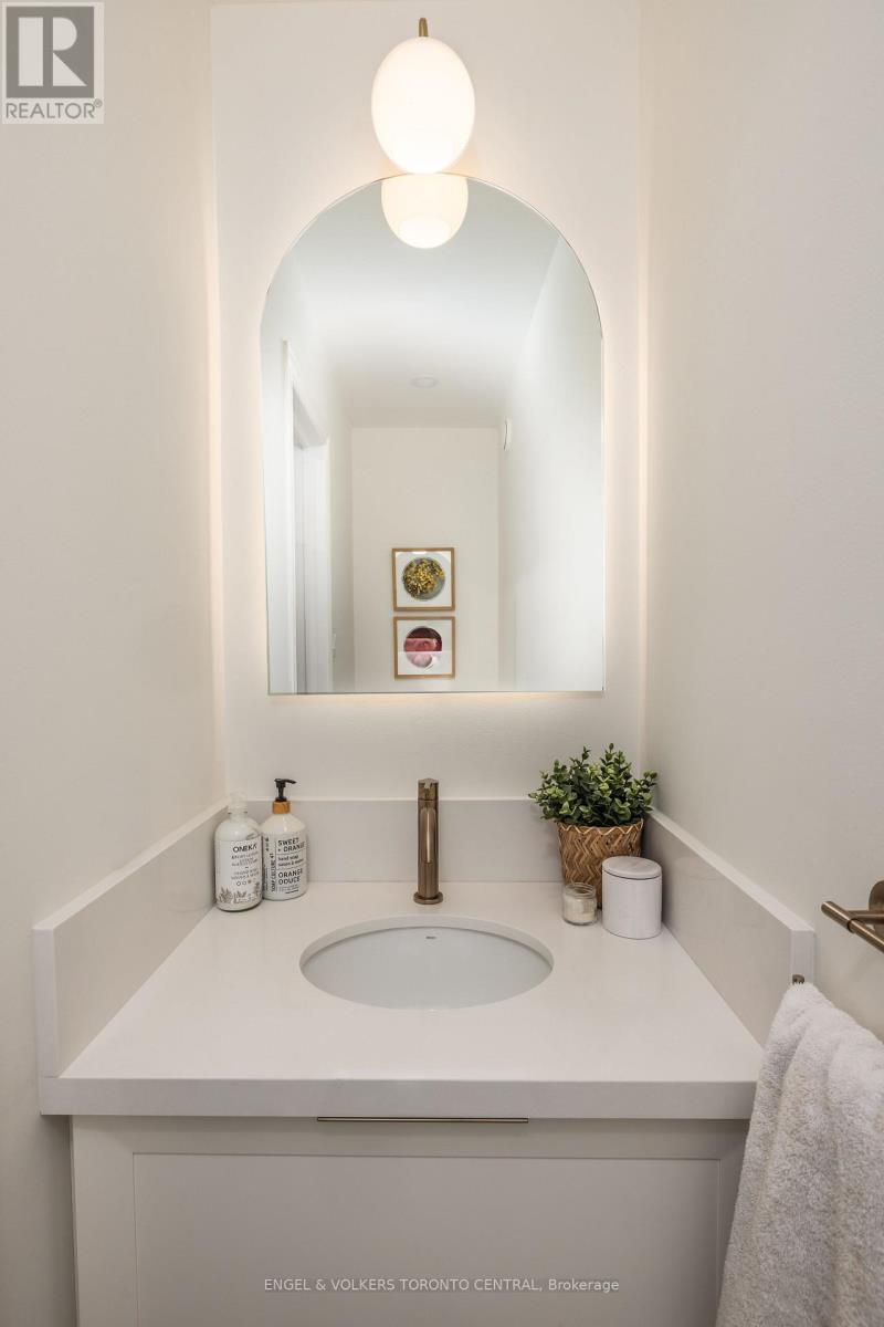 433 Lavas Road, Newmarket, Ontario  L3Y 8H4 - Photo 18 - N12961650