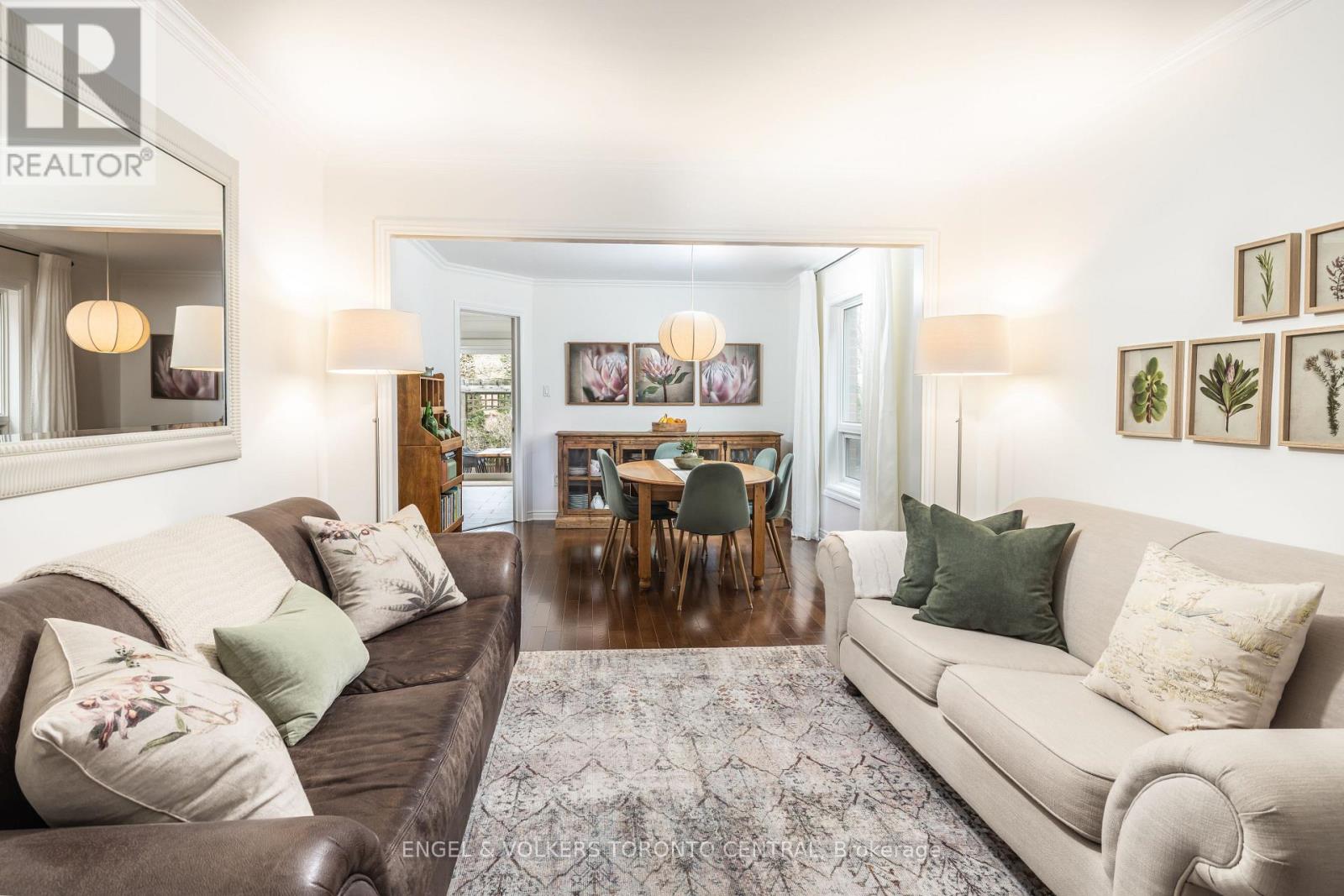 433 Lavas Road, Newmarket, Ontario  L3Y 8H4 - Photo 4 - N12961650