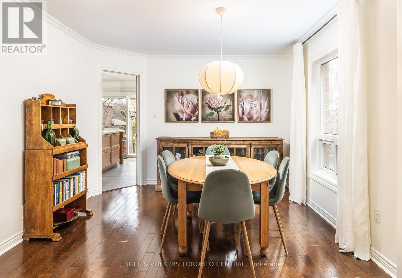 433 Lavas Road, Newmarket, Ontario  L3Y 8H4 - Photo 5 - N12961650