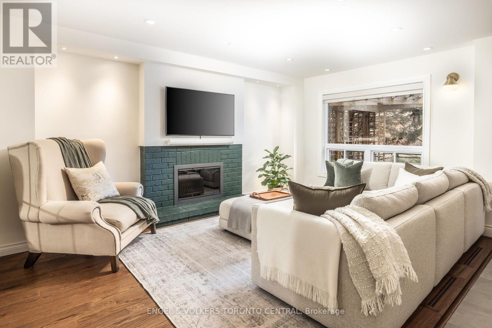 433 Lavas Road, Newmarket, Ontario  L3Y 8H4 - Photo 8 - N12961650