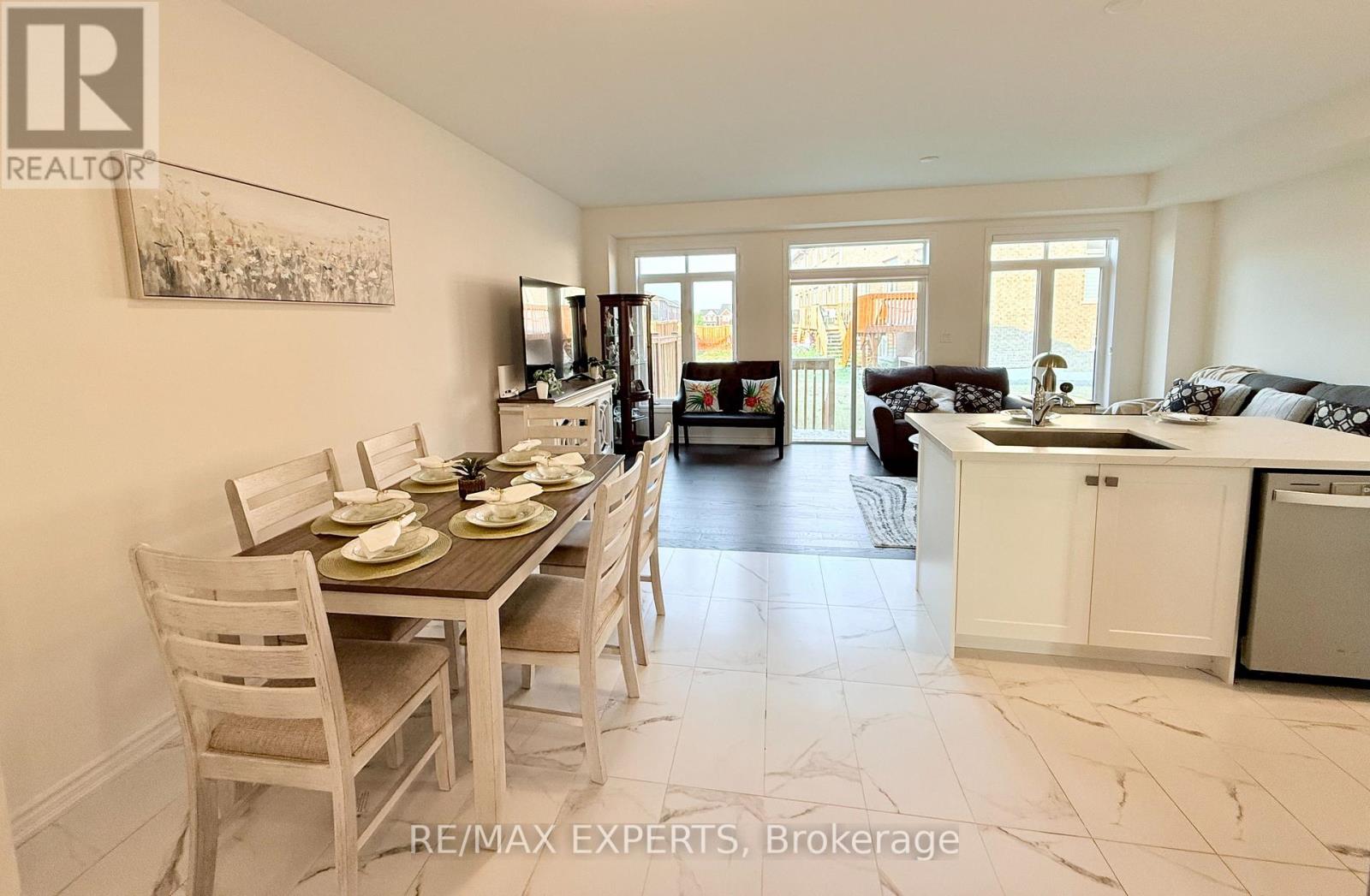 2229 Grainger Loop, Innisfil, Ontario  L9S 0N1 - Photo 10 - N12961744