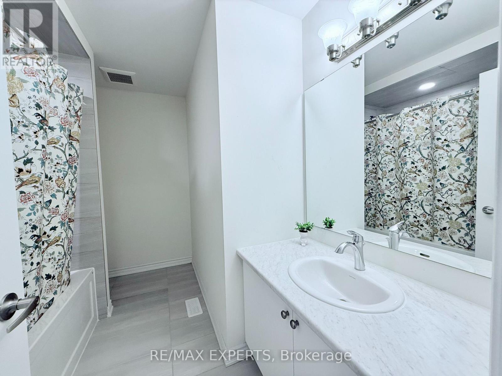 2229 Grainger Loop, Innisfil, Ontario  L9S 0N1 - Photo 22 - N12961744