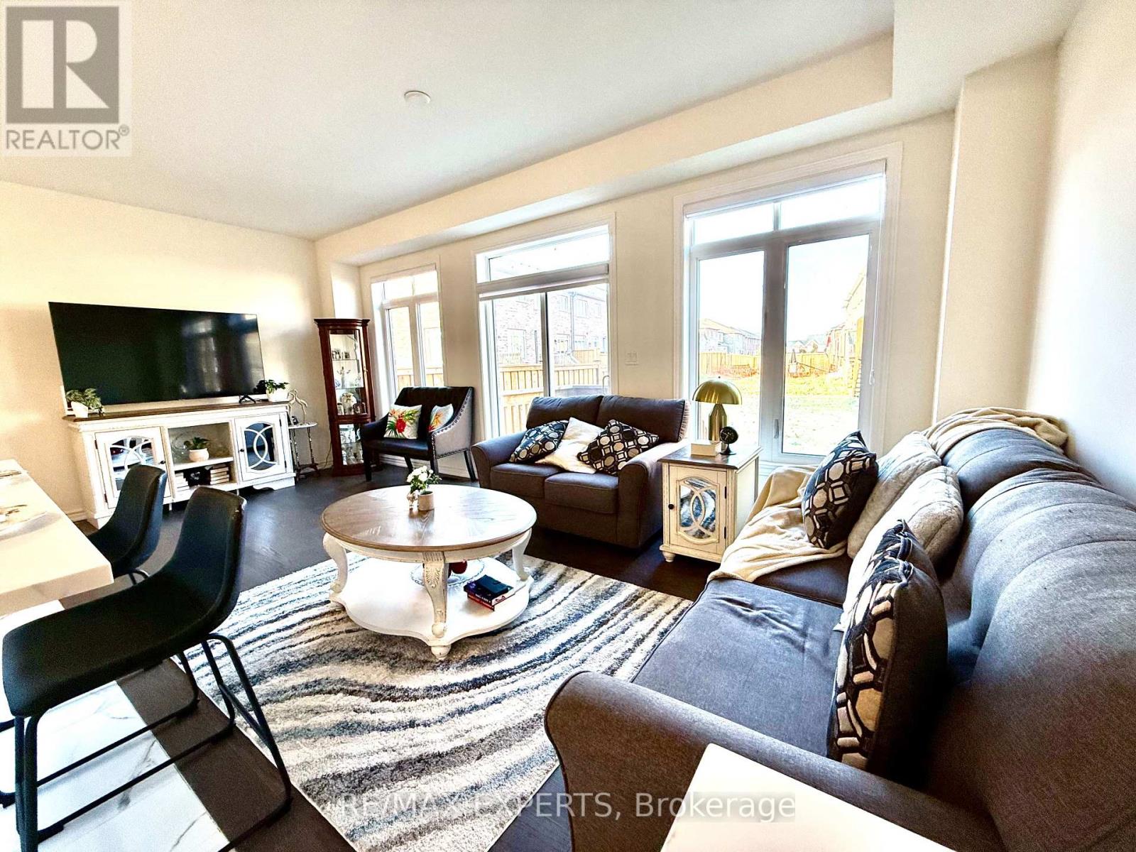 2229 Grainger Loop, Innisfil, Ontario  L9S 0N1 - Photo 8 - N12961744