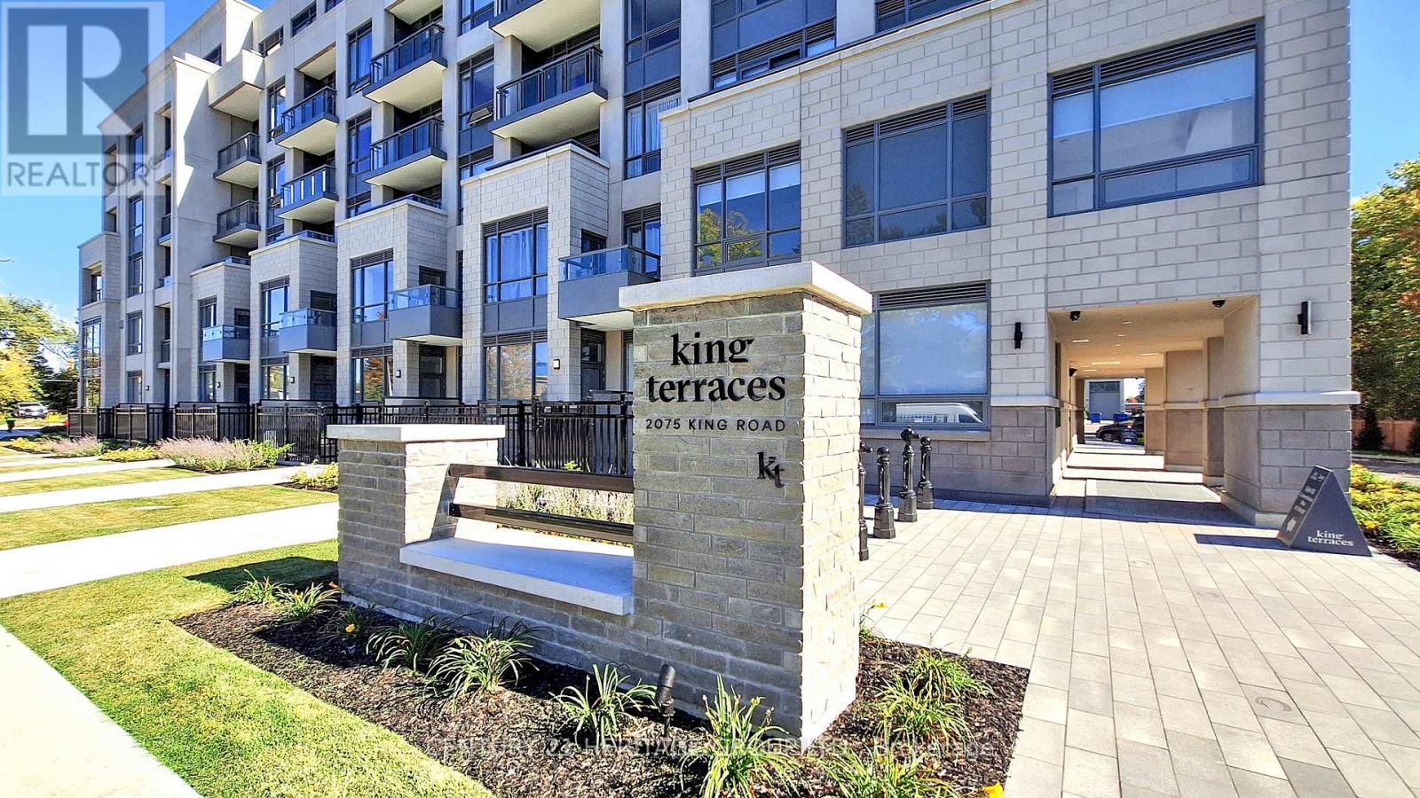 611 - 2075 King Road, King, Ontario  L7B 0R6 - Photo 2 - N12961794