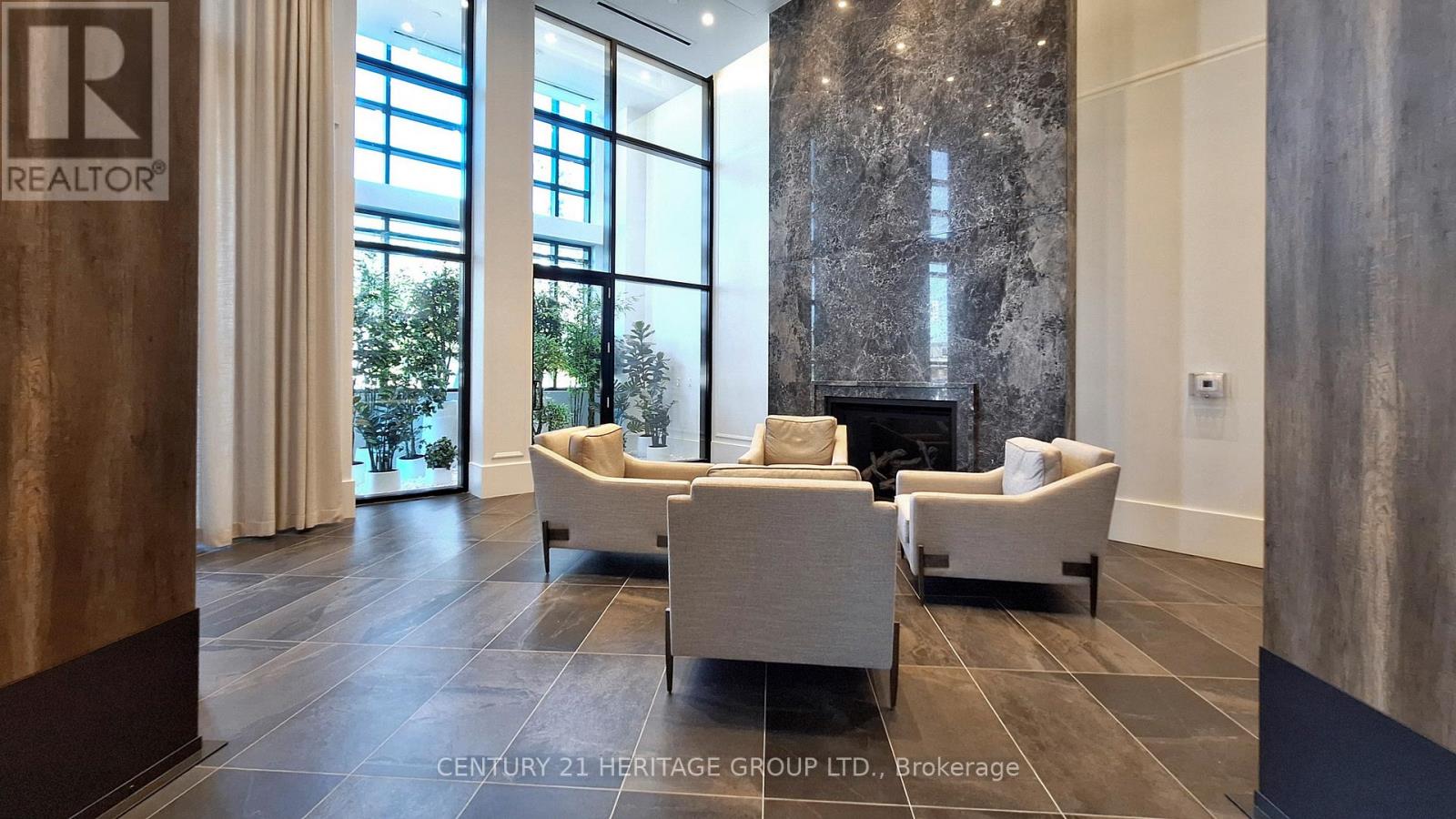 611 - 2075 King Road, King, Ontario  L7B 0R6 - Photo 4 - N12961794