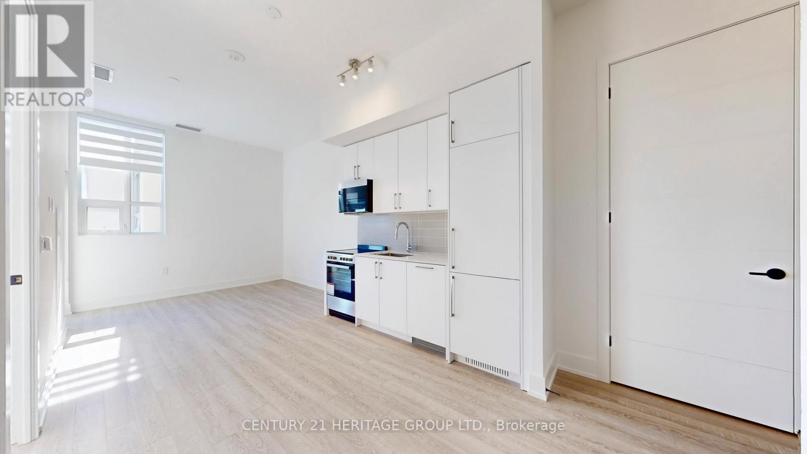 611 - 2075 King Road, King, Ontario  L7B 0R6 - Photo 6 - N12961794