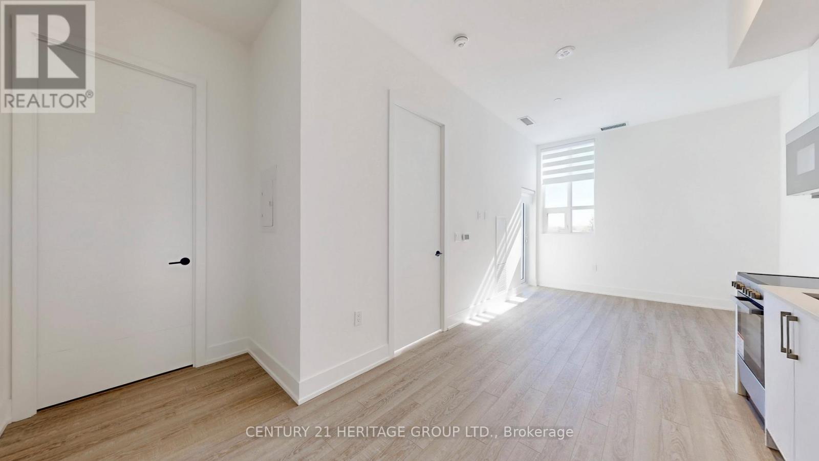 611 - 2075 King Road, King, Ontario  L7B 0R6 - Photo 7 - N12961794