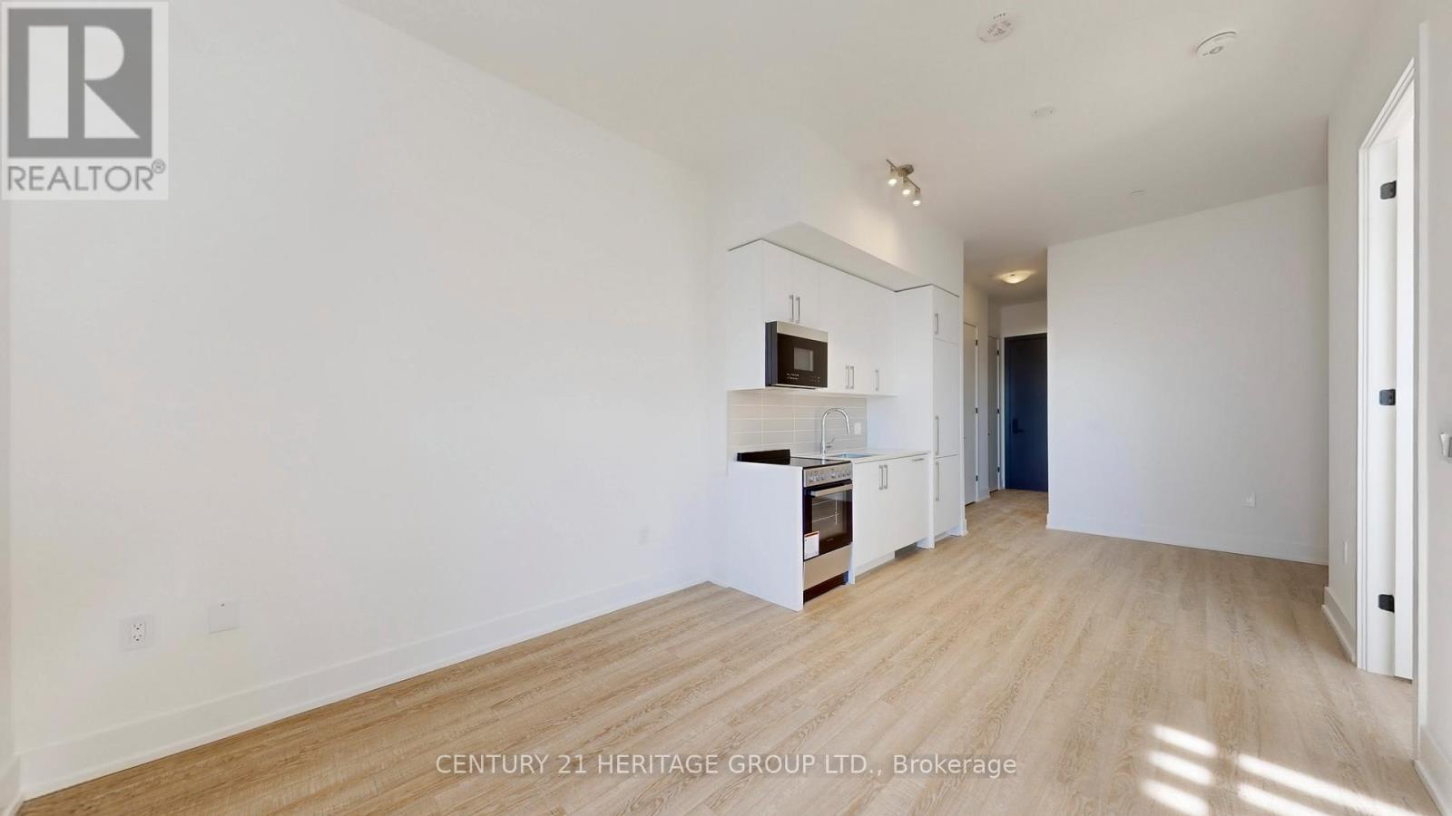 611 - 2075 King Road, King, Ontario  L7B 0R6 - Photo 8 - N12961794